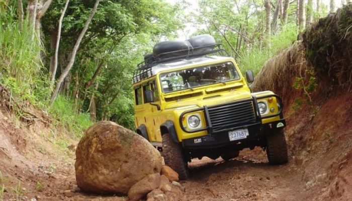 Mengapa Mobil SUV 4WD Cocok untuk Iklim Tropis dan Medan Off-Road