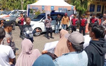 Puluhan Warga Karangmalang Suarakan Aspirasi di Polres Situbondo,