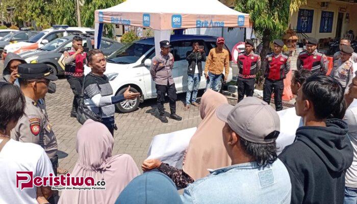 Puluhan Warga Karangmalang Suarakan Aspirasi di Polres Situbondo, Harapkan Perlindungan Hukum