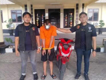 Tim URC Resmob Polres Situbondo  mengamankan pelaku curanmor (Foto: Humas Polres Situbondo)