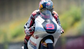 Veda Ega Pratama gagal finis pada Moto3 GP Belanda 2026 di Sirkuit Assen, sehingga turun ke peringkat ketujuh klasemen sementara. (Foto: Motogp)