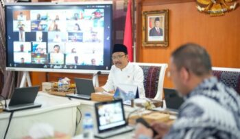 Menteri Sosial Saifullah Yusuf atau Gus Ipul, saat menyampaikan arahan pada rapat koordinasi kesiapan MPLS Sekolah Rakyat. (Foto: Istimewa)