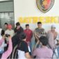 Dok. 17 Nasabah (korban) pada saat mendatangi Satreskrim Polres Pamekasan