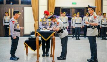 Rotasi enam Kapolda dipimpin langsung Kapolri sebagai bagian dari penyegaran organisasi Polri. (Foto: Humas Polri)