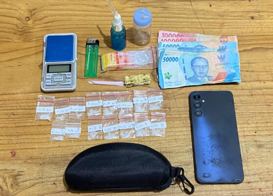 Polres Situbondo amankan sabu siap edar beserta alat bukti. (Foto: Humas Polres Situbondo)